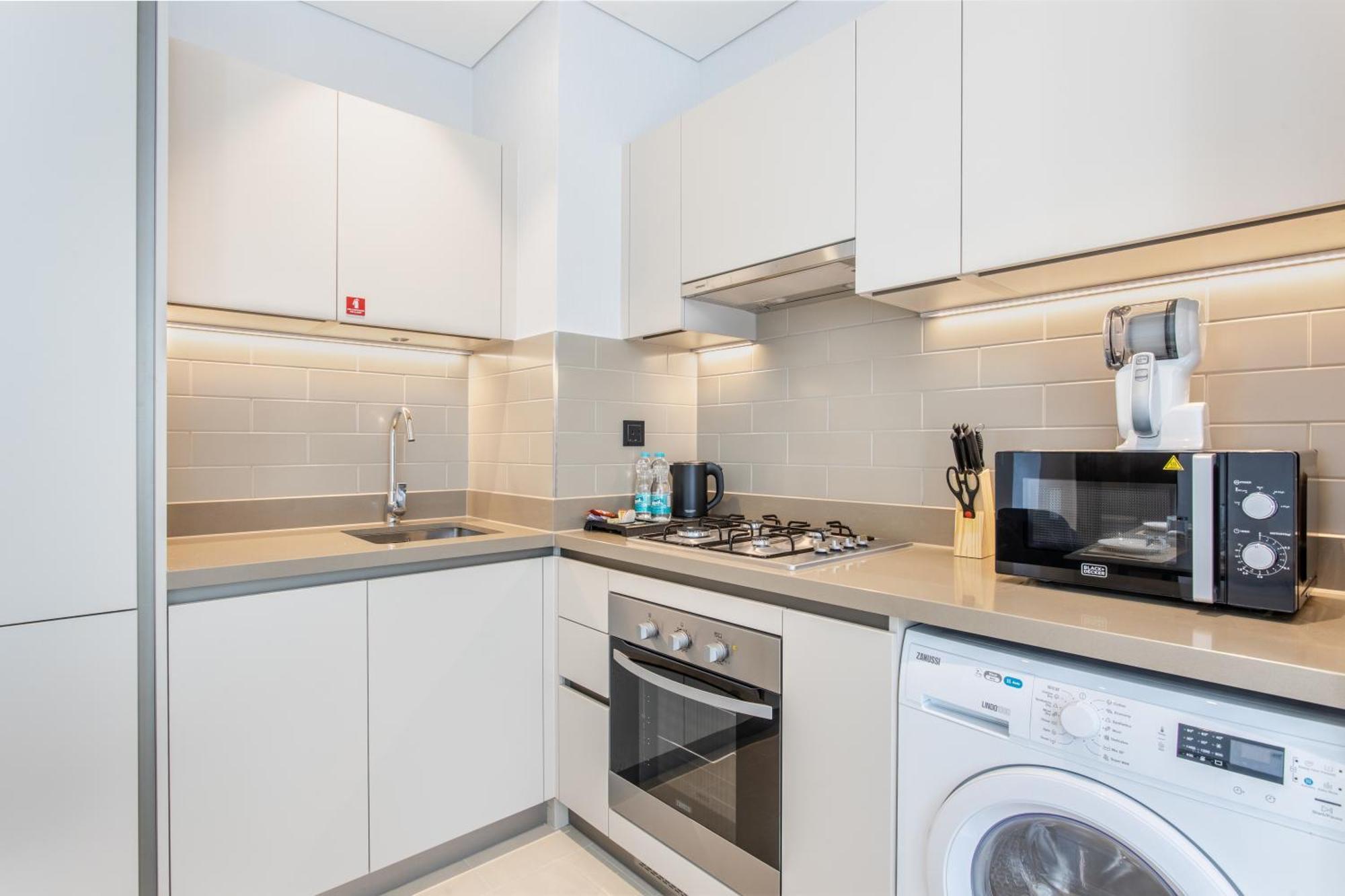 By Latinem 2br Cv A2709 Near Burj Khalifa Dubai